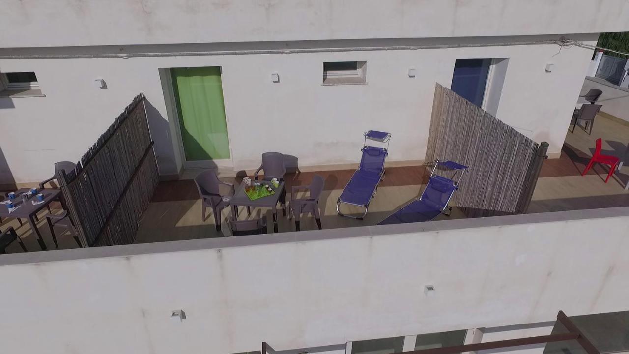 Boomerang Residence Torre Colimena Bagian luar foto