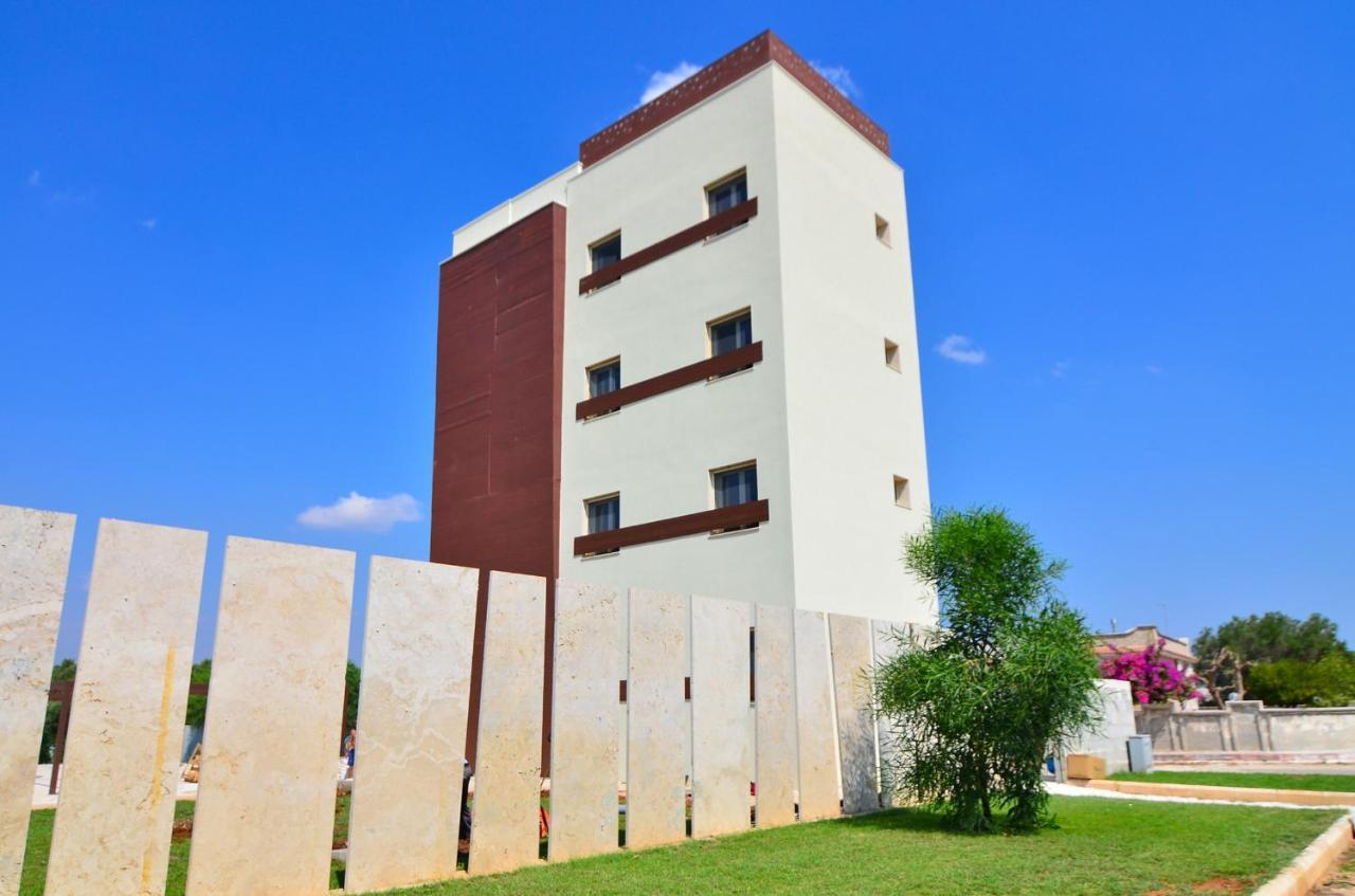 Boomerang Residence Torre Colimena Bagian luar foto